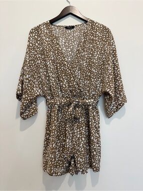Fashion Brand Beige and White Spotted Tie-Front Belt Romper SZ  S